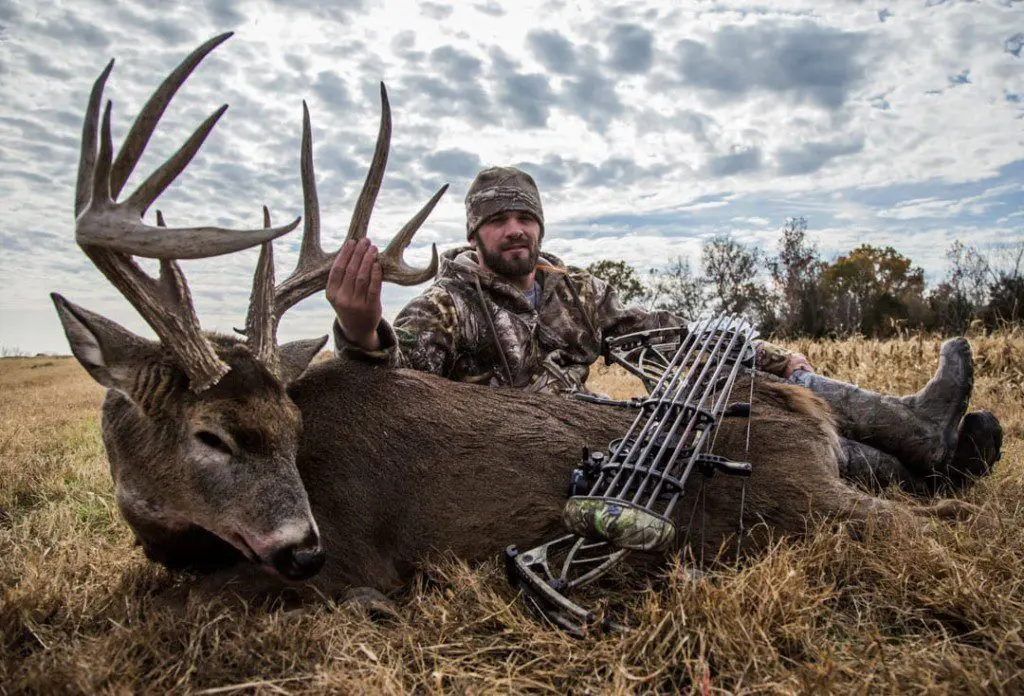 SFO Illinois Whitetail Deer » Outdoors International Illinois whitetail hunting