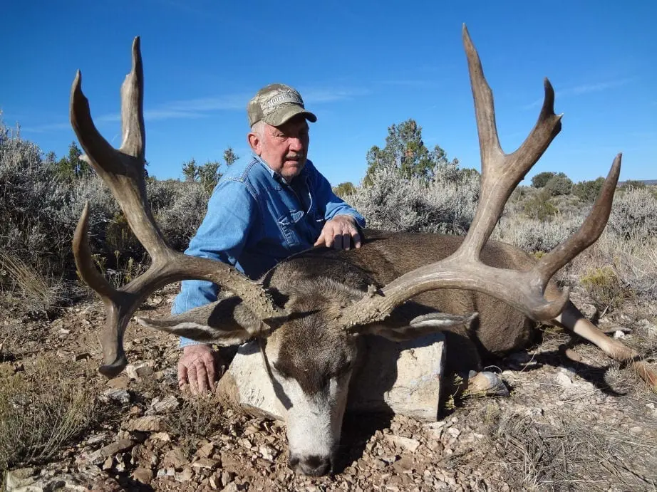 Arizona-Strip-Mule-Deer-Hunt-in-Unit-13B.jpg » Outdoors International arizona strip mule deer hunting