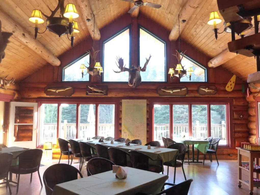 GWH-Lodge-Living-Room » Outdoors International Alberta Hunting Lodge