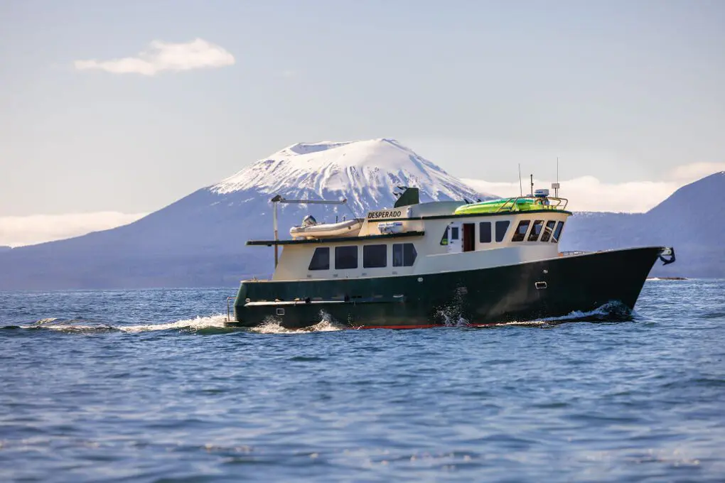 Luxury yacht vessel-based trips in Alaska AOA » Outdoors International The yacht can comfortably take up to 6 passengers.