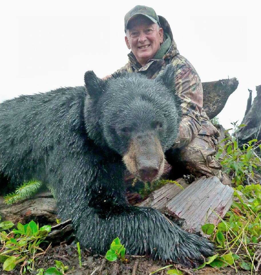Hunting-black-bears-in-Washington OLO » Outdoors International Bear hunting Washington provides some of the best opportunity for trophy bear hunting in the country.