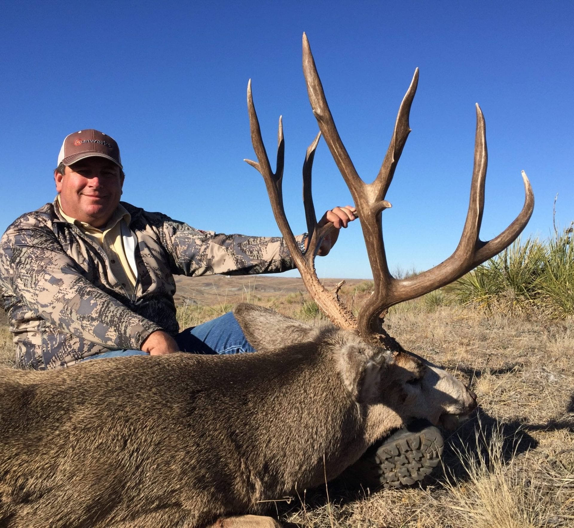 New-Mexico-mule-deer-hunts-in-Unit-12-with-Black-Mountain-Outfitters-4 » Outdoors International Giant mule deer