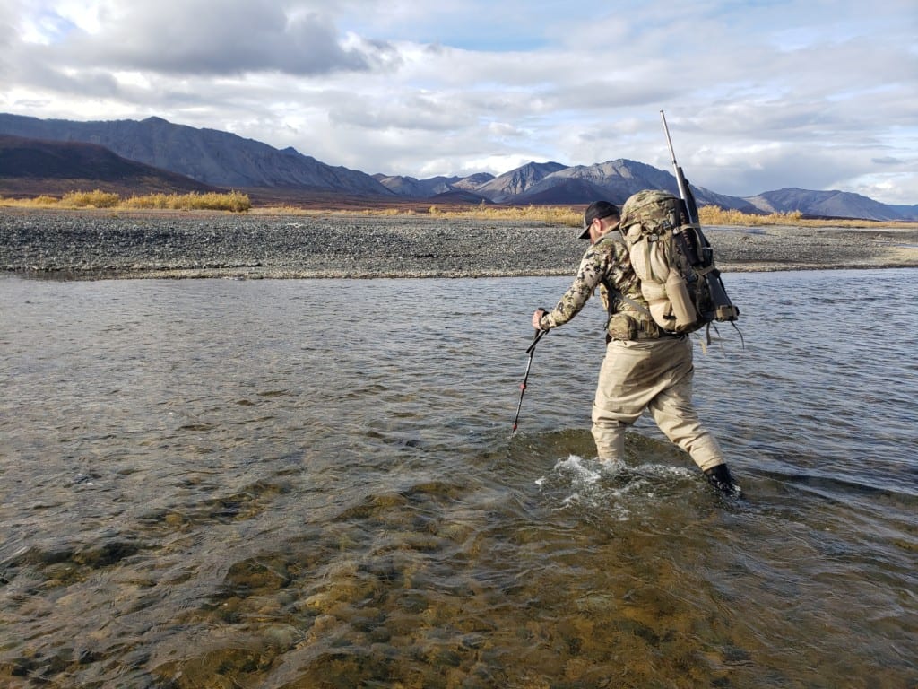 » Outdoors International River crossing