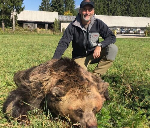 Jason-Kinyon-Gold-Medal-Eurasian-Brown-Bear-Croatia-client Jason Kinyon AH3 » Outdoors International Croatia Brown bear Hunting Trips