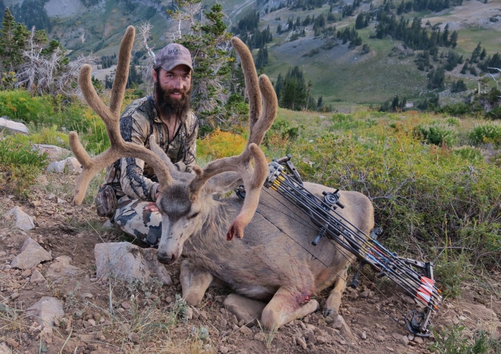 » Outdoors International Patrick Kissel with his 192 Utah Archery Mule Deer