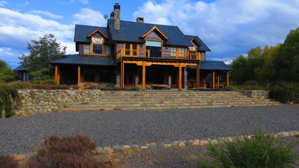 Chimehuin River – Estancia Tipiliuke and The River House