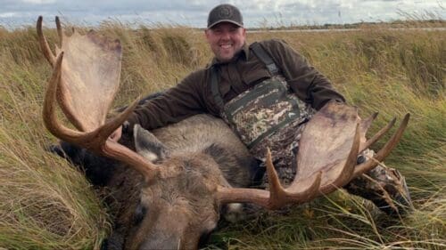 Jason-King-Client-Unguided-Moose-Alaska-RAA1 » Outdoors International Jason King with his 2020 bull