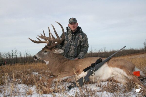 Alberta whitetail deer hunting trips