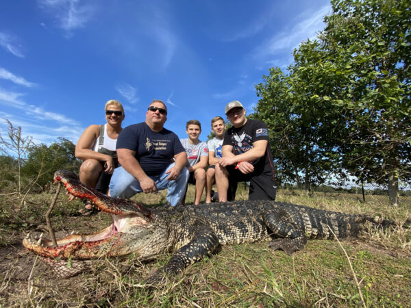 Everybody is looking for cheap alligator hunts in Florida, and this one is outstanding!