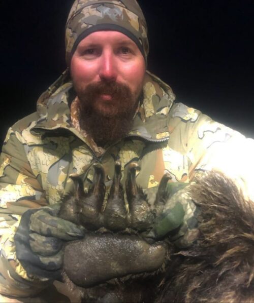 Outdoors International client with a great Arctic grizzly.