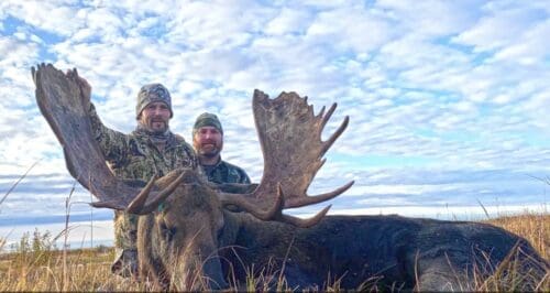 Blake Randig - Alaska Moose RAA Client » Outdoors International Blake and Chad with a great alaska bull.