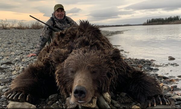 Alaska Grizzly Bear Hunting Trips » Outdoors International