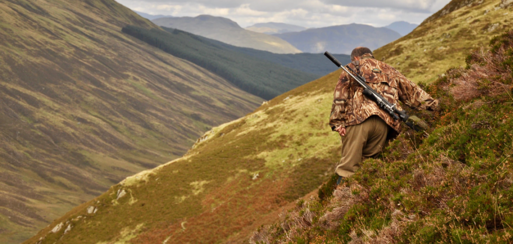 » Outdoors International Hunter on a steep hill