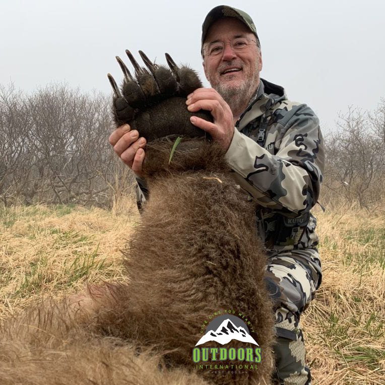 No matter where you hunt them, you’ll know when you see a truly big brown bear!