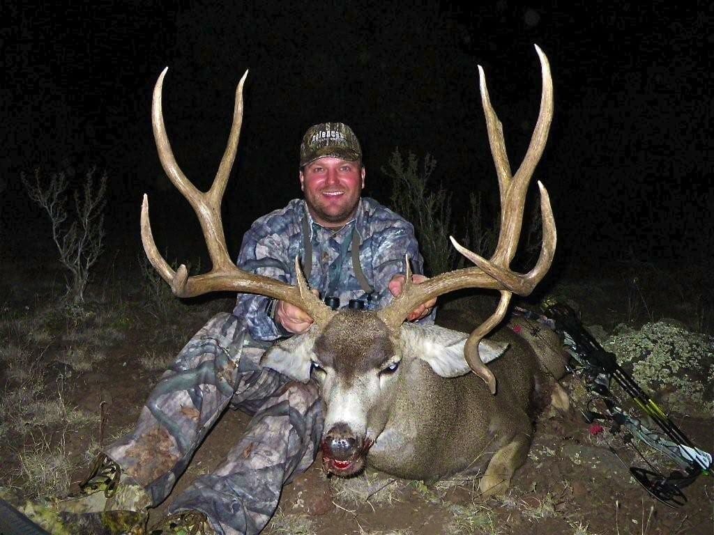 Bow hunters can hunt the big mule deer bucks that live in our limited draw areas in north central Arizona starting in August and September or come hunt during the rut in December and January.