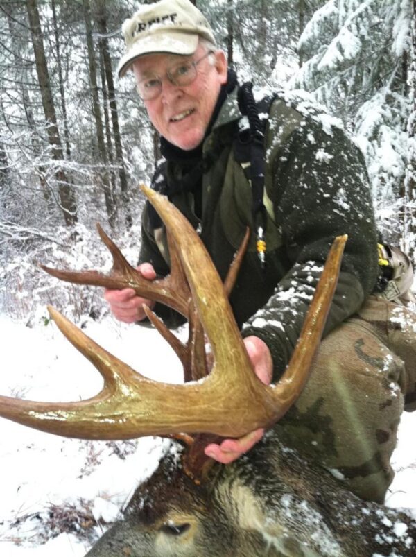 Whitetail Deer Rut Hunt in Washington State