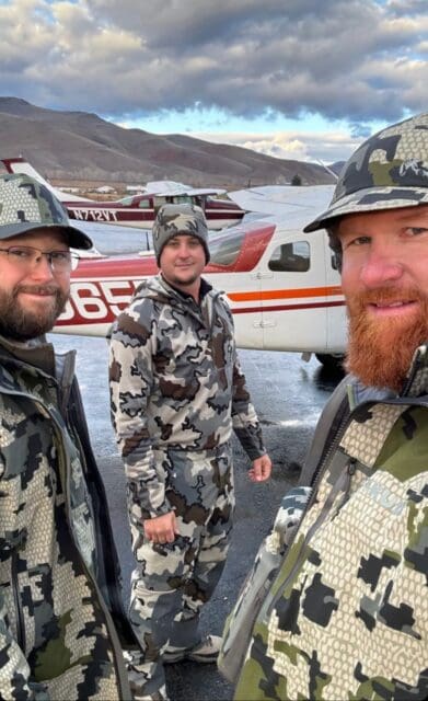 Jared Eyler group getting ready to fly into the lodge from Challis Idaho