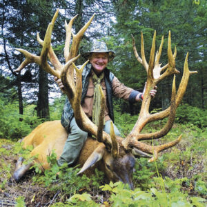 High fence elk hunting in Quebec