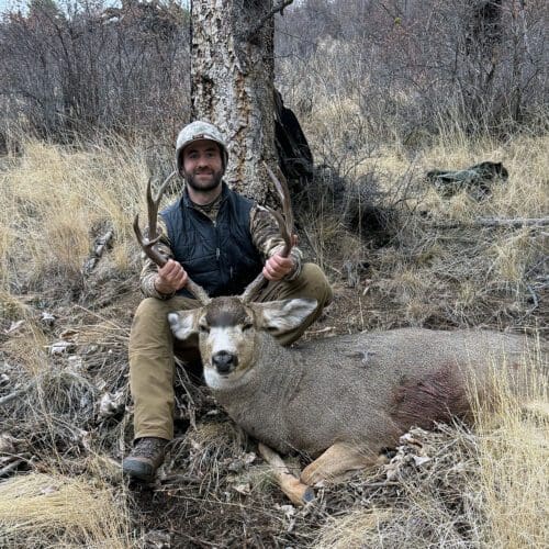 Thomas Quinn Client Idaho Mule Deer Hunt IWC 2024 » Outdoors International Thomas Quinn with his Idaho buck