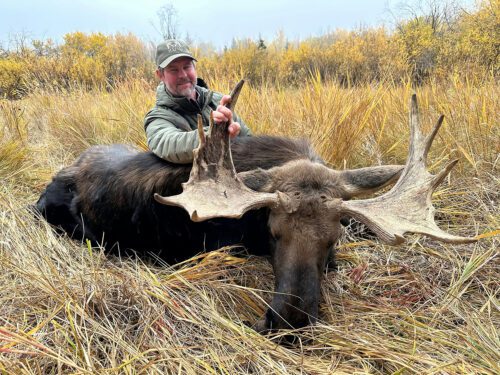Steven Carpenter client Alberta moose hunt TKO 2025 » Outdoors International Steven with a great Alberta bull