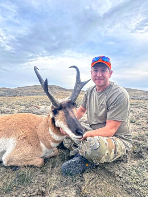 Robert Hyer Client Wyoming Pronghorn Antelope AEH 2025 2 » Outdoors International Robert Hyer with his antelope.