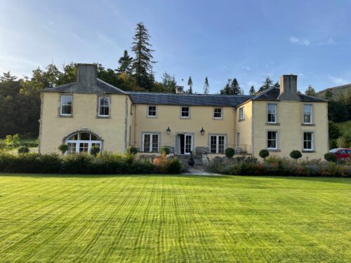 Kyle Apple — Scottish country house estate with manicured lawn (Scotland, 2026)